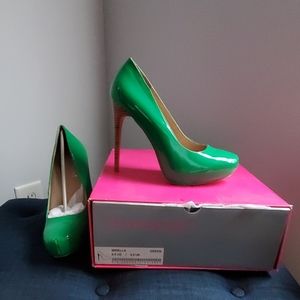 Shoedazzle Green Pumps. Never worn